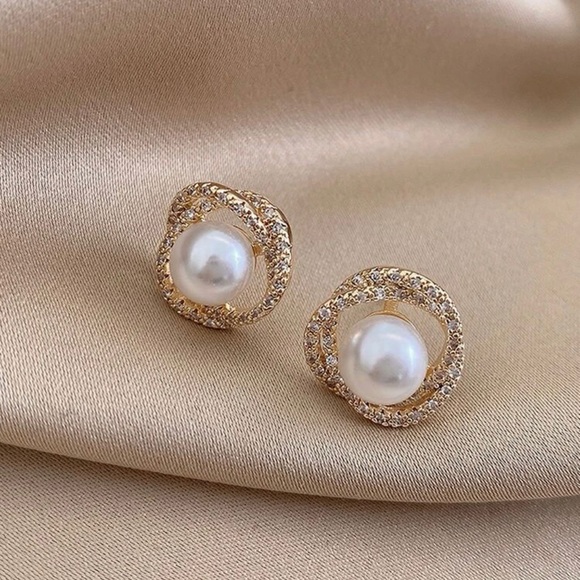 Faux Pearl & Rhinestone Decor Stud Earrings - Picture 2 of 2